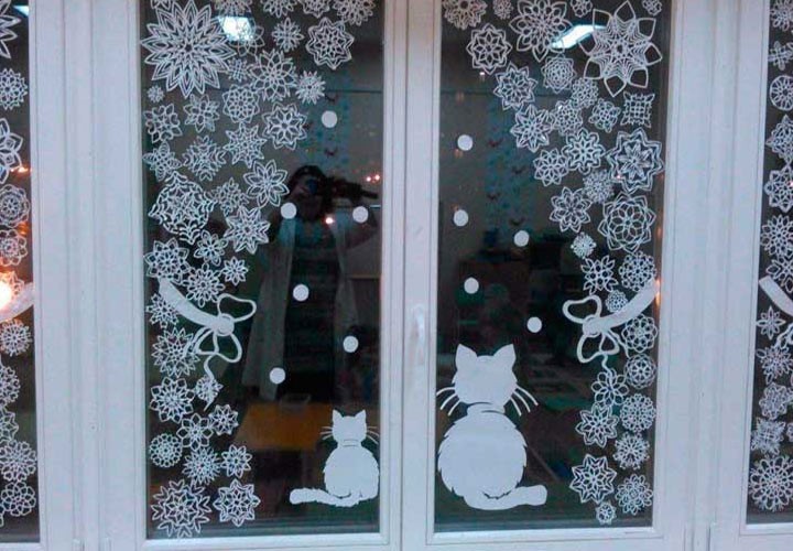 Как украсить окна к Новому 2019 году своими руками
