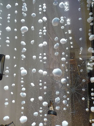 Как украсить окна к Новому 2019 году своими руками