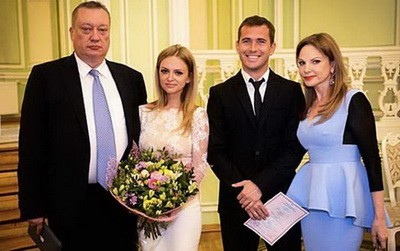 Теща Кержакова: футболист «таскал за шкирку» беременную жену и хотел выкинуть ее из окна