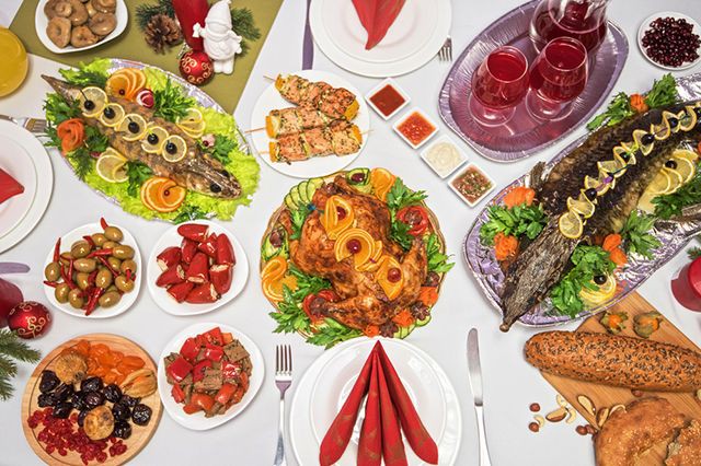 Какое мясо должно быть на новогоднем столе 2019: можно есть свинину на Новый год?