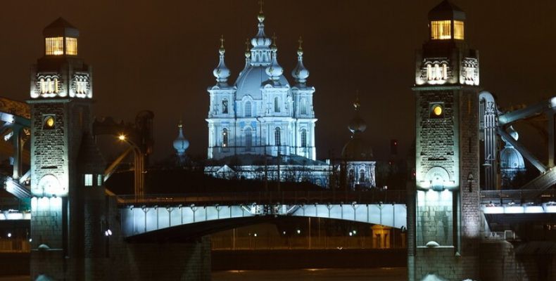 Как будет работать метро транспорт и в новогоднюю ночь 2019 года, в Москве и Санкт-Петербурге: перерывы в движении