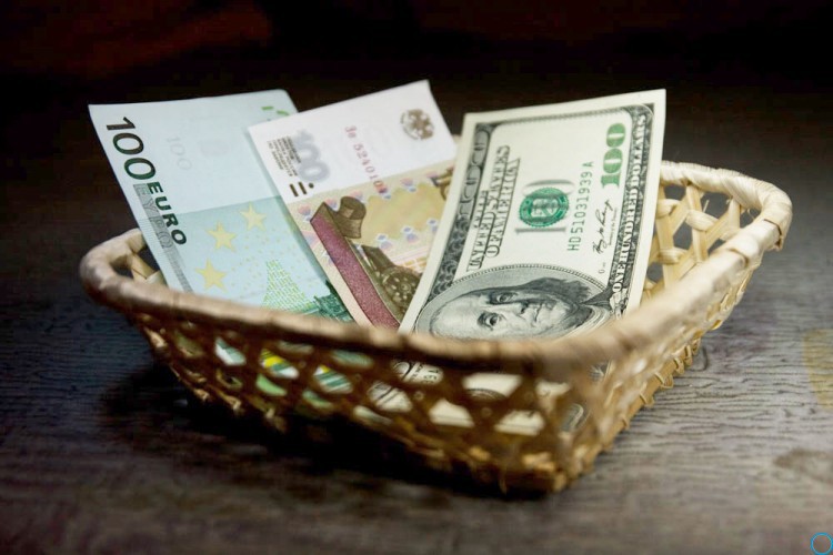 Официальный курс валют сегодня 28 декабря 2018: рубль к доллару и евро, прогноз, на сколько подорожает доллар на новогодние праздники