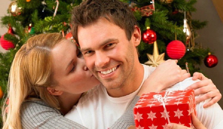 Что подарить мужу на Новый год 2019 — недорогие и оригинальные идеи подарков