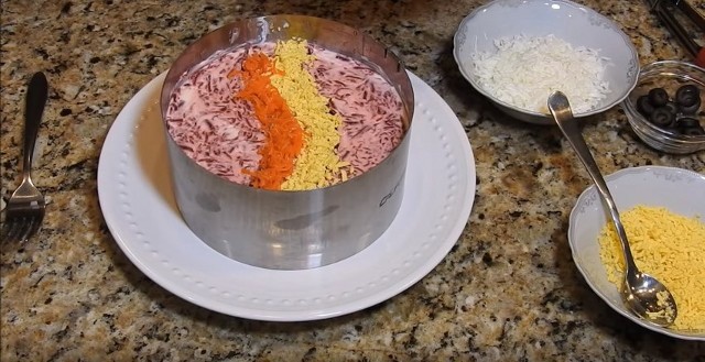 Классический рецепт: Селедка под шубой 2018 пошагово, фото и видео, новогодние салаты 2019