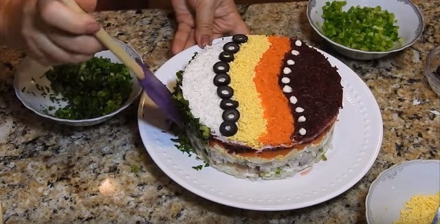 Классический рецепт: Селедка под шубой 2018 пошагово, фото и видео, новогодние салаты 2019