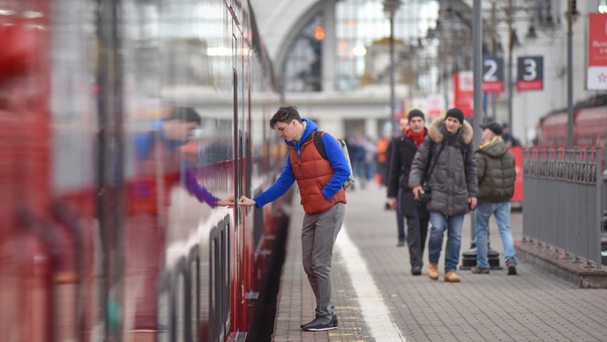 Как будет работать метро транспорт и в новогоднюю ночь 2019 года, в Москве и Санкт-Петербурге: перерывы в движении