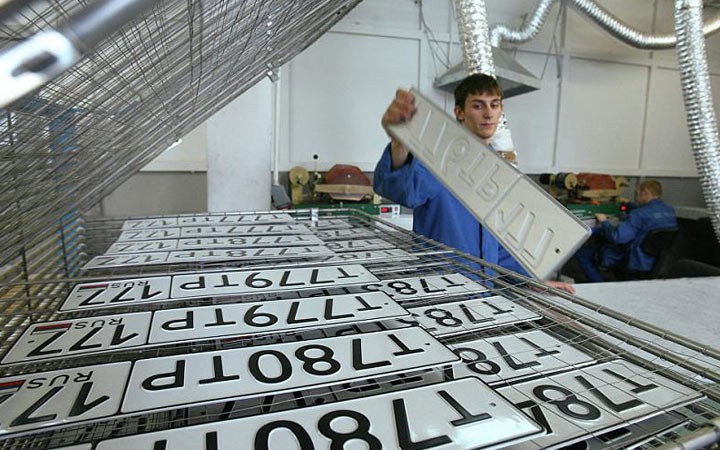 С 1 января 2020 года в России упростят получение автомобильных номеров