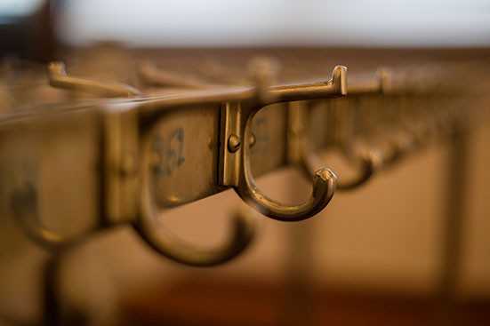 15 популярных профессий для пожилых, или как найти работу пенсионеру