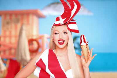 Оля Полякова украсила свое тело огромной татуировкой