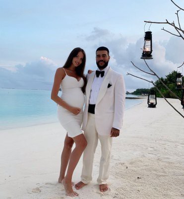 СМИ считают, что Решетова ждет ребенка не от Тимати