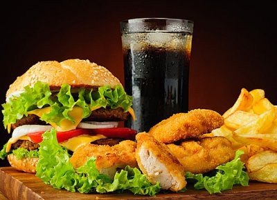 Ученые: Нездоровая пища ухудшает долговременную пространственную память