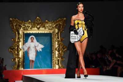 Ирина Шейк чуть не упала на подиуме