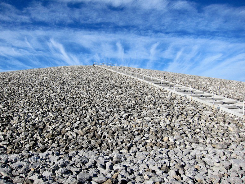 Купол Рунит - радиоактивная воронка США