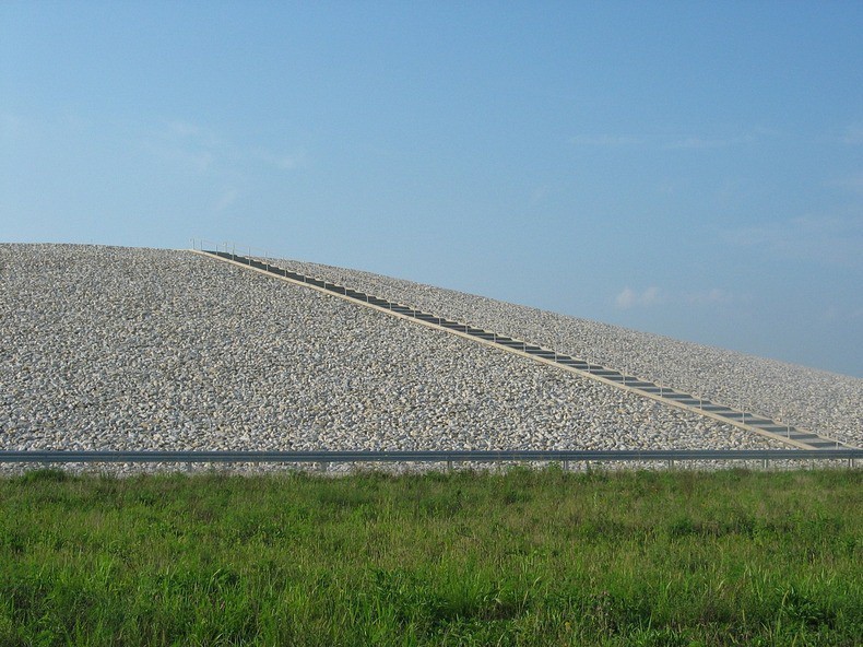 Купол Рунит - радиоактивная воронка США