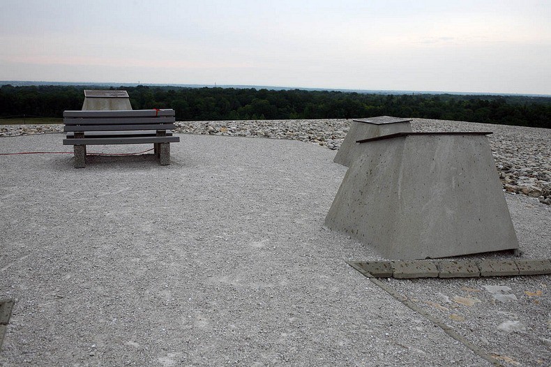 Купол Рунит - радиоактивная воронка США