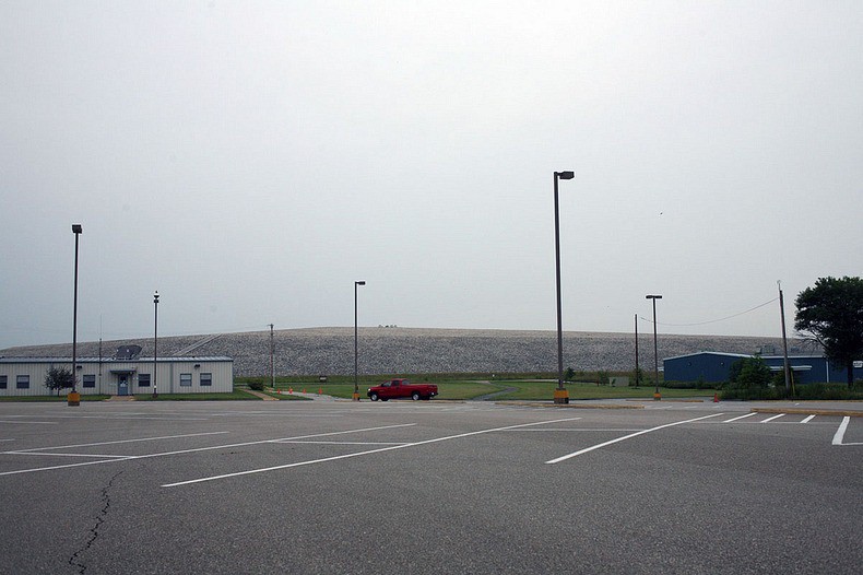 Купол Рунит - радиоактивная воронка США