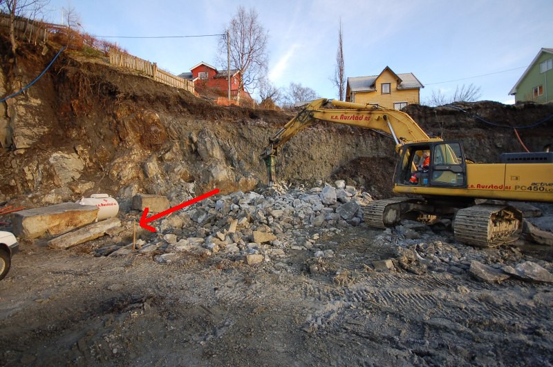 Откуда звёздные отверстия в толще гранита?