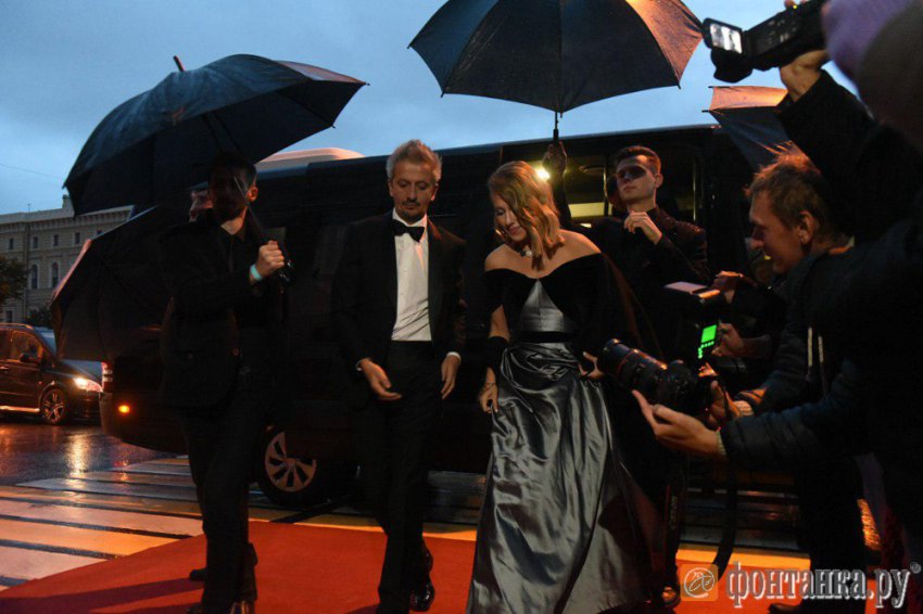 «Под покровом ночи»: Федор Бондарчук и Паулина Андреева «тайно» сыграли свадьбу