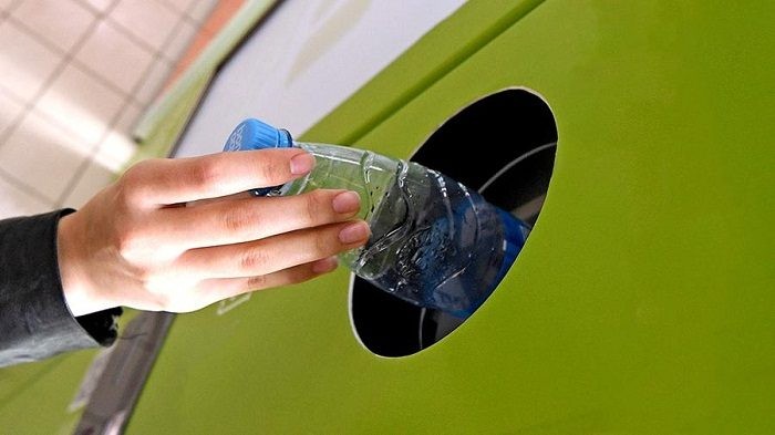 В России предложили оплачивать проезд в метро при помощи пустых бутылок и пивных банок