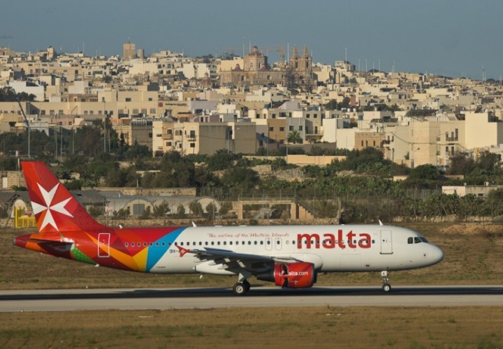 Захарова: Мальта «обязательно ответит» за то, что не пропустила российские самолеты