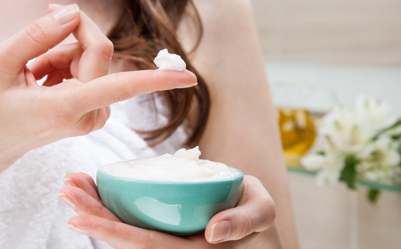 Отчего постоянно сухая кожа губ и что делать?