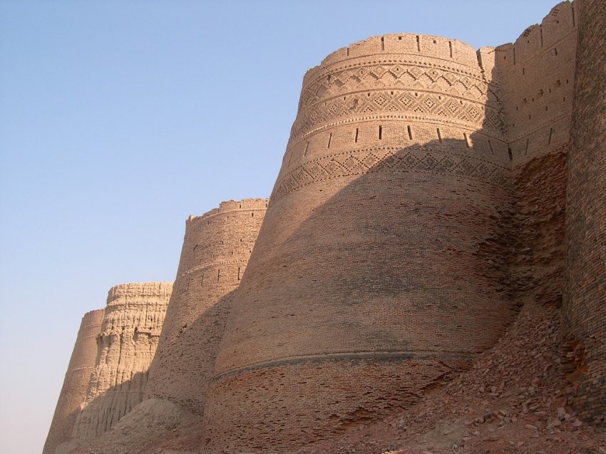 Великий Форт Деравар: оборонительная крепость Пакистана