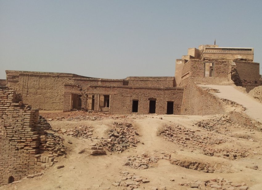 Великий Форт Деравар: оборонительная крепость Пакистана