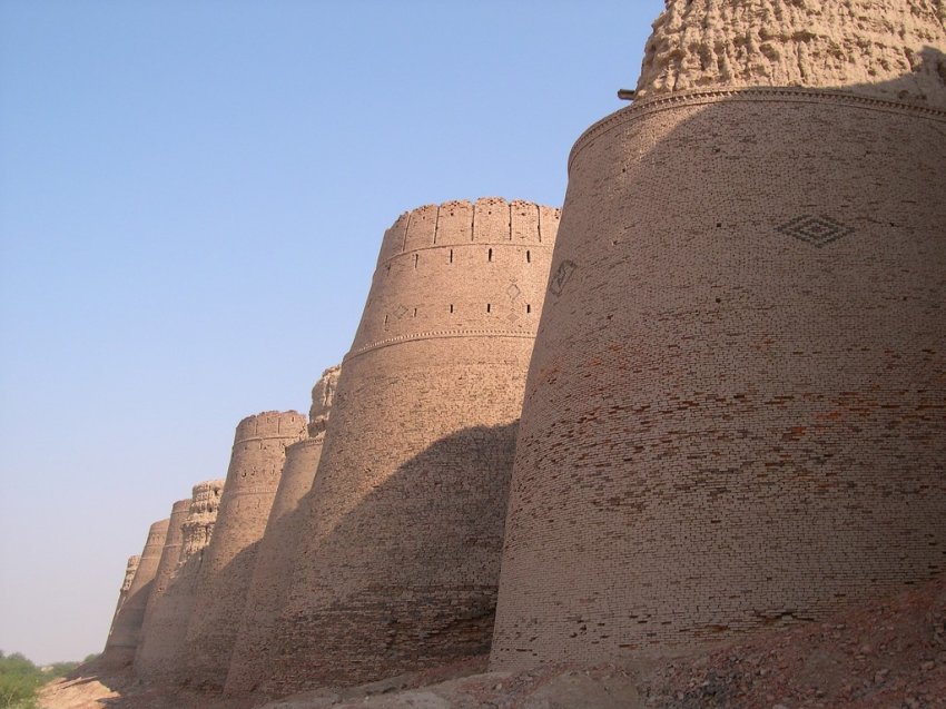 Великий Форт Деравар: оборонительная крепость Пакистана