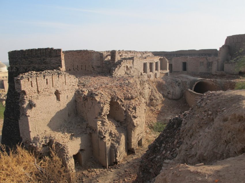 Великий Форт Деравар: оборонительная крепость Пакистана