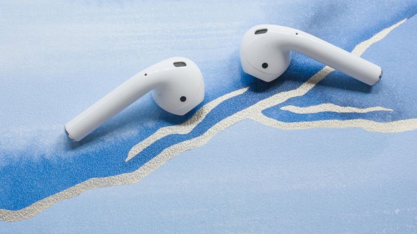 Дизайн новых Apple AirPods случайно был рассекречен