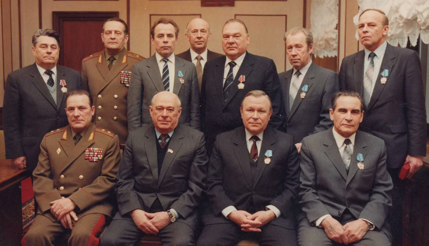 Сотрудники советских спецслужб не получали огромных окладов, зато пользовались рядом важных привилегий