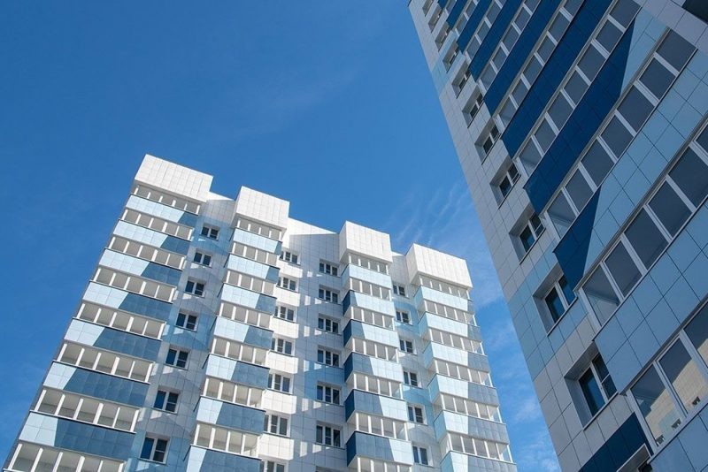 Сколько стоит квартира в Москве, Питере, сравнение цен, сколько лет копить