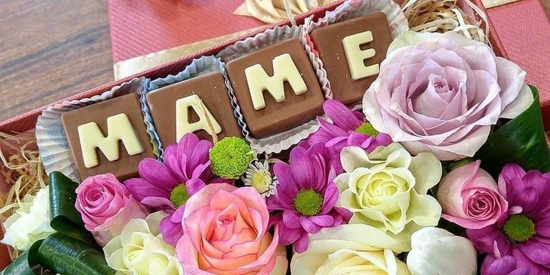 Когда в России отметят День матери в 2019 году?