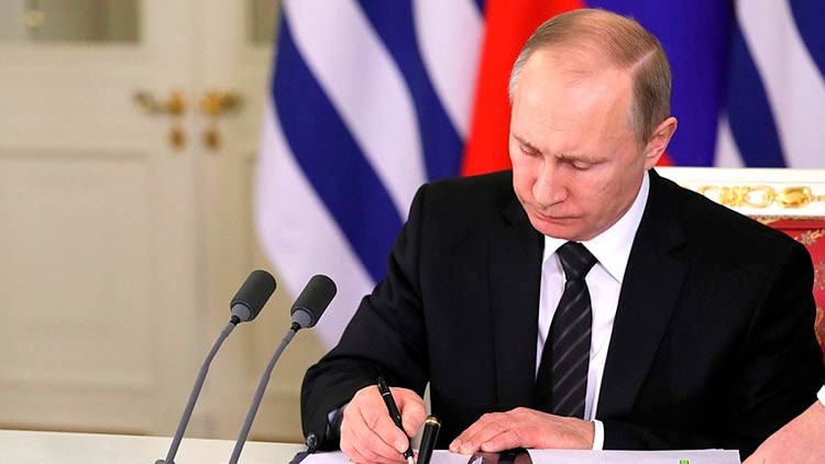 Будет ли амнистия в 2020 году: Путин не решается подписать указ об освобождении заключенных