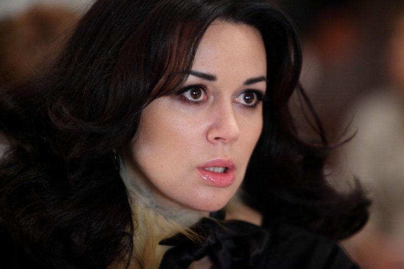 Состояние Анастасии Заворотнюк прокомментировали родственники в социальных сетях