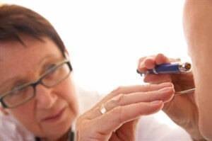 Ангина герпетическая: 5 особенностей течения и лечение у детей