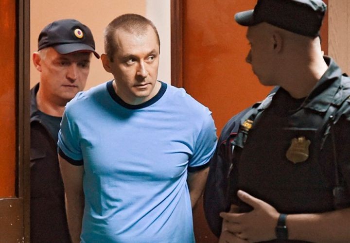 Экс-полковника Захарченко признали «склонным к побегу»