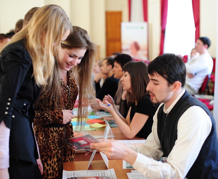 Встать на биржу труда в Москве в 2019 году могут все граждане, имеющие местную прописку