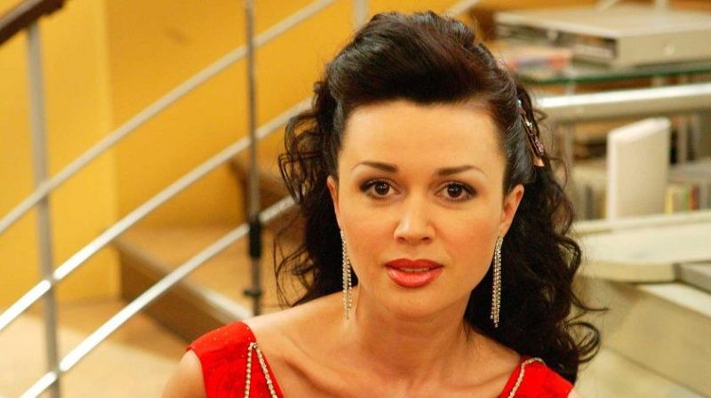 Новости о состоянии здоровья Насти Заворотнюк: знакомые «прекрасной няни» уверяют, что актриса выздоравливает