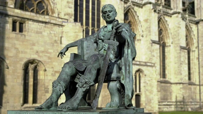 Золотые кресты и одежды: откуда пошла православная атрибутика?