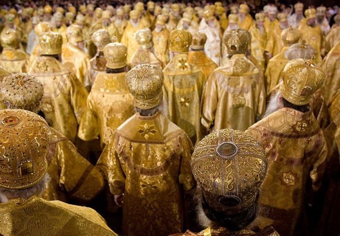 Золотые кресты и одежды: откуда пошла православная атрибутика?