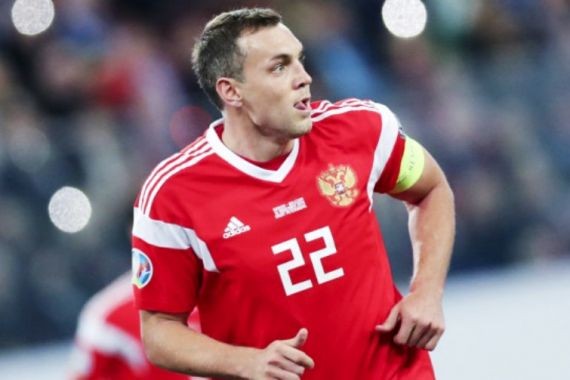 Сборная РФ ответила болельщикам, оскорбившим на матче Дзюбу