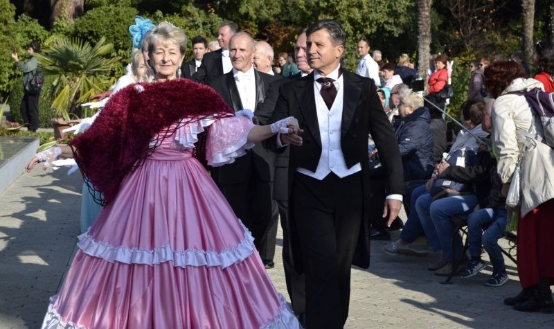 «Бал хризантем» провели в Крыму 2019 года, объявлен цветок-победитель