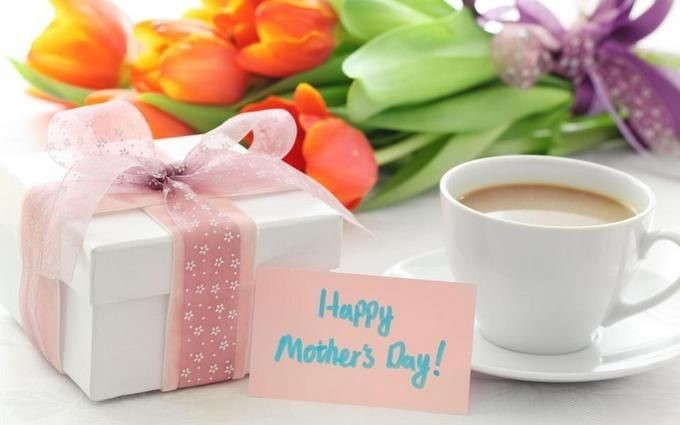 Поздравления в стихах ко Дню матери в 2019 году порадуют каждую женщину