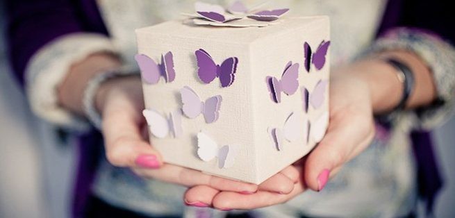 Что подарить на День матери в 2019 году, чтобы удивить родного человека