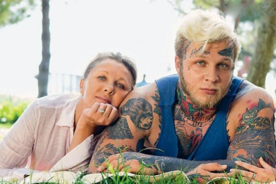 Сына Елены Яковлевой избили из-за тату на лице