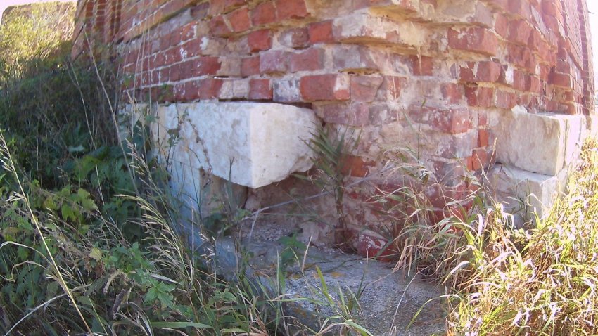 Засыпанные дома, как доказательства всемирного потопа в 19 веке