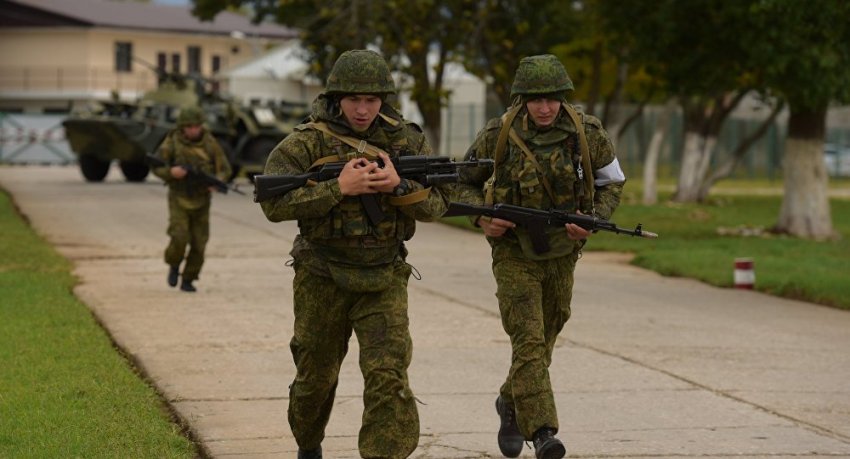 Зарплата контрактникам в армии России начисляется при учете нескольких факторов