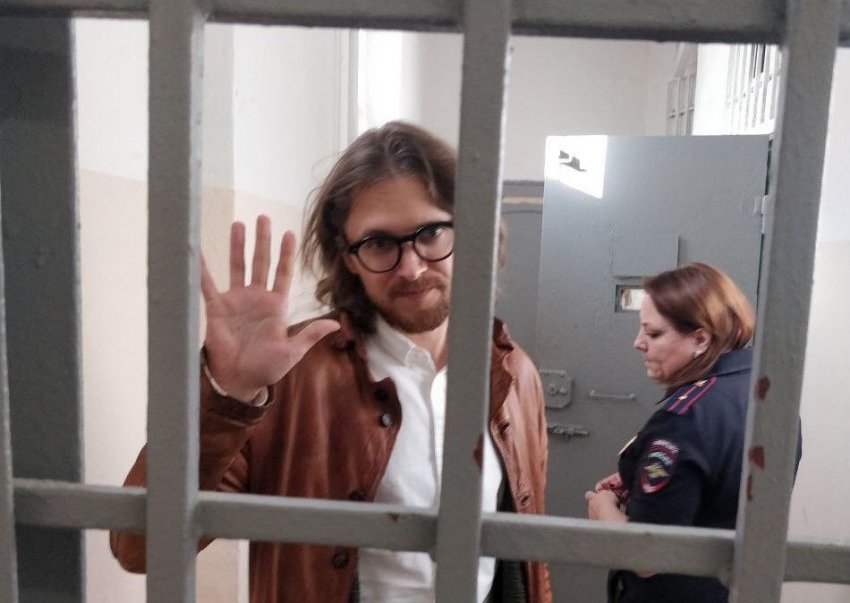 Политолога Михаила Светова пытаются посадить по обвинению в разврате и педофилии