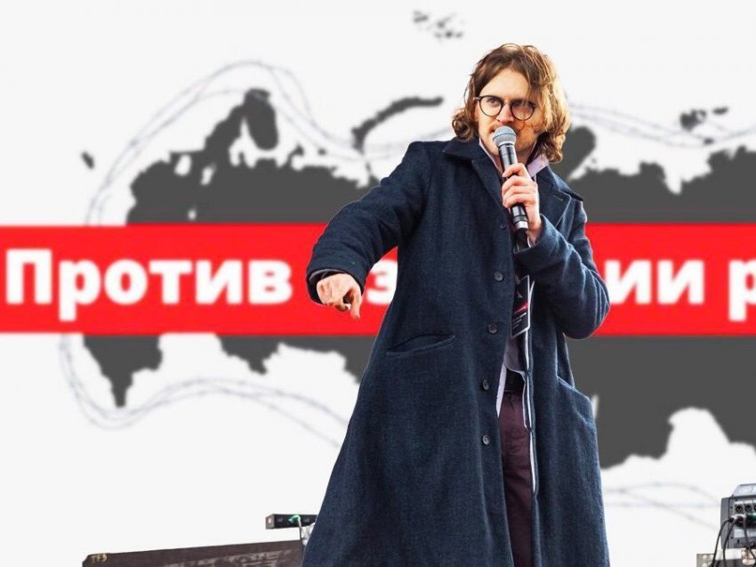 Политолога Михаила Светова пытаются посадить по обвинению в разврате и педофилии